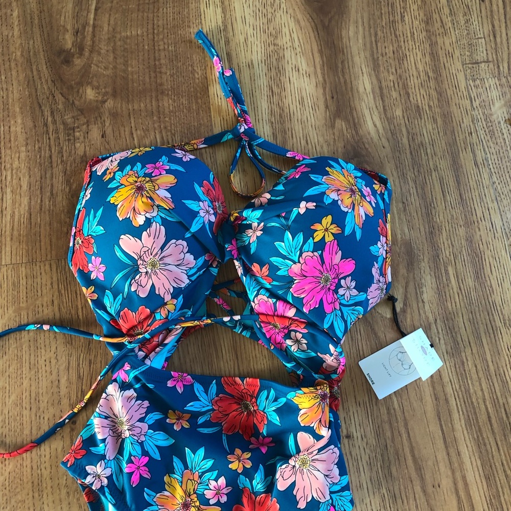 Shade & Shore swimsuit 34 DD Jade floral halter cutout
